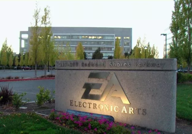 28 мая 1982 года была основана корпорация Electronic Arts Это одно из крупнейших издательств в мире