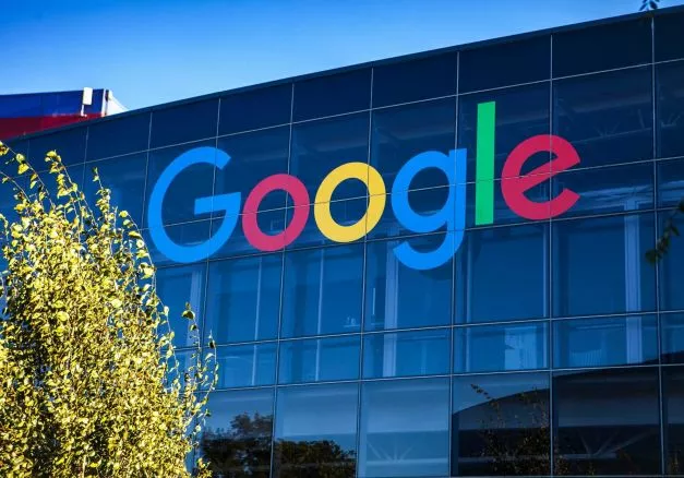 Google платит мобильным системам за свою монополию Статус «умолчального поисковика» обходится дорого