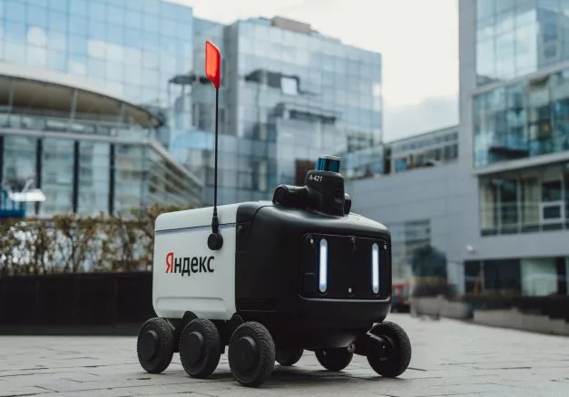 «Яндекс» расширит парк роботов-доставщиков вдвое Роверы начнут сдавать в аренду бизнесу