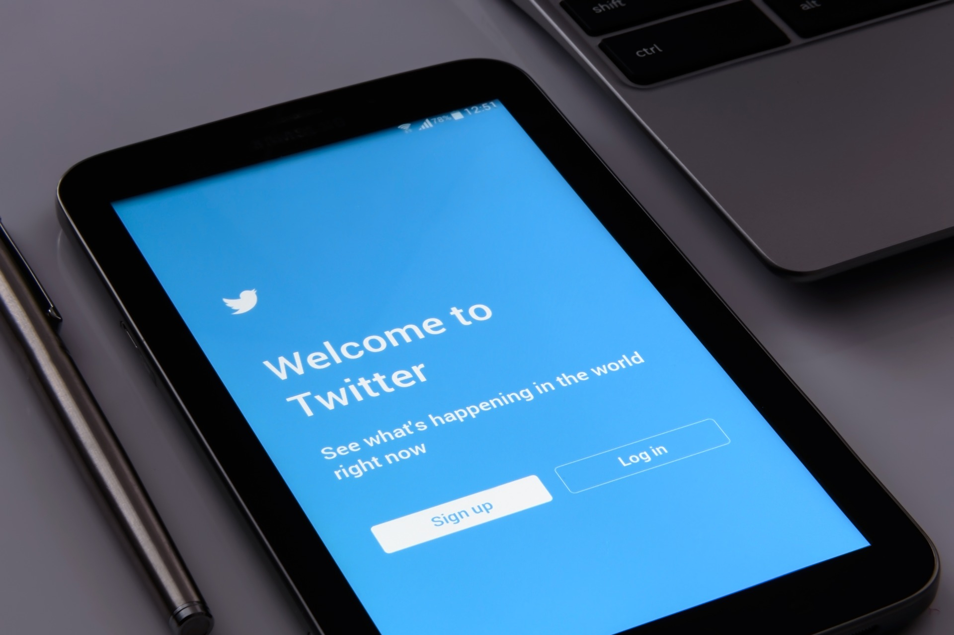 <i>Twitter </i>разрешит пользователям запрещать себя упоминать