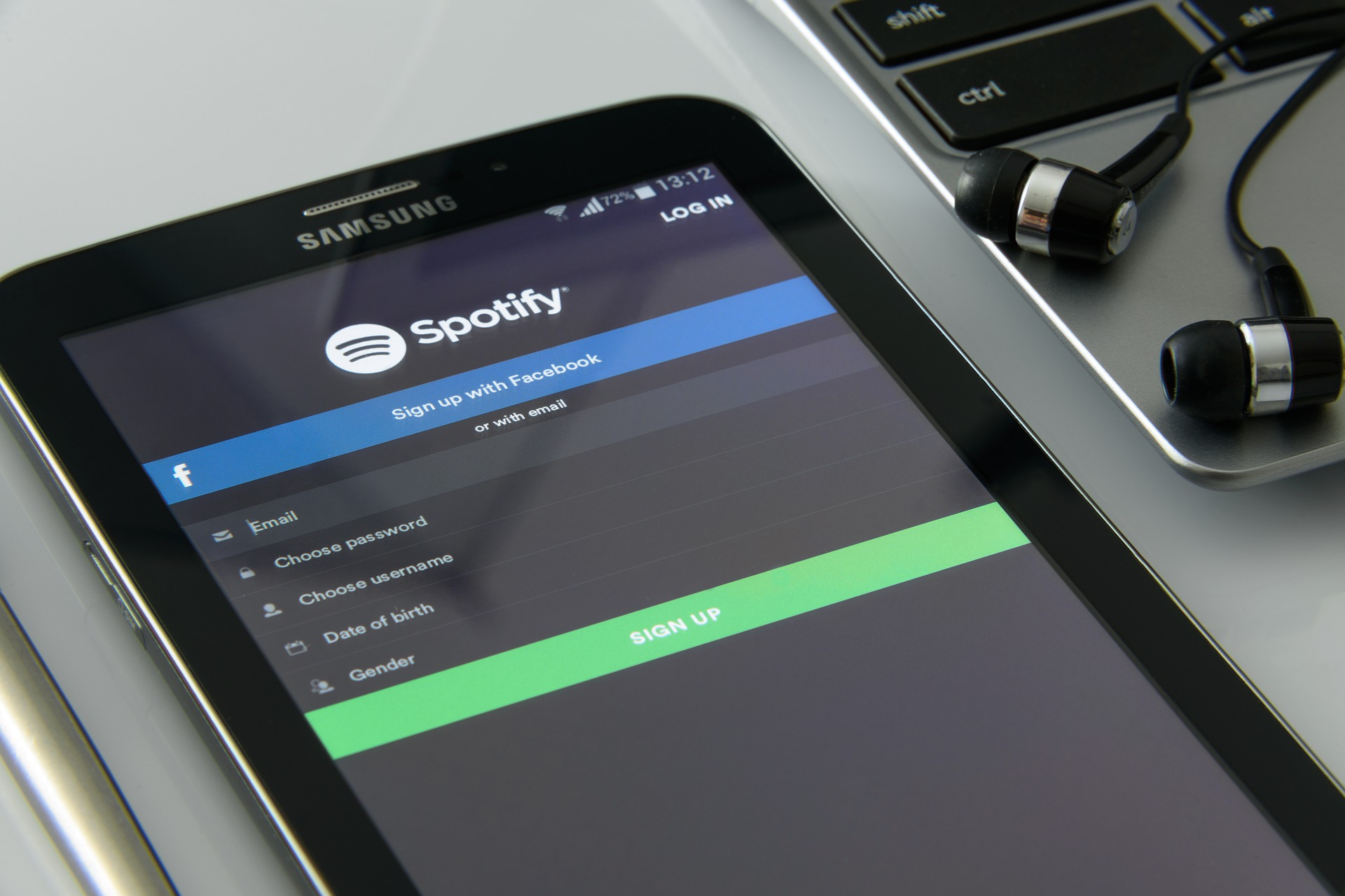 Музыкальный сервис <i>Spotify </i>собирается использовать ИИ