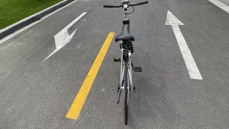 Китайский энтузиаст построил беспилотный велосипед