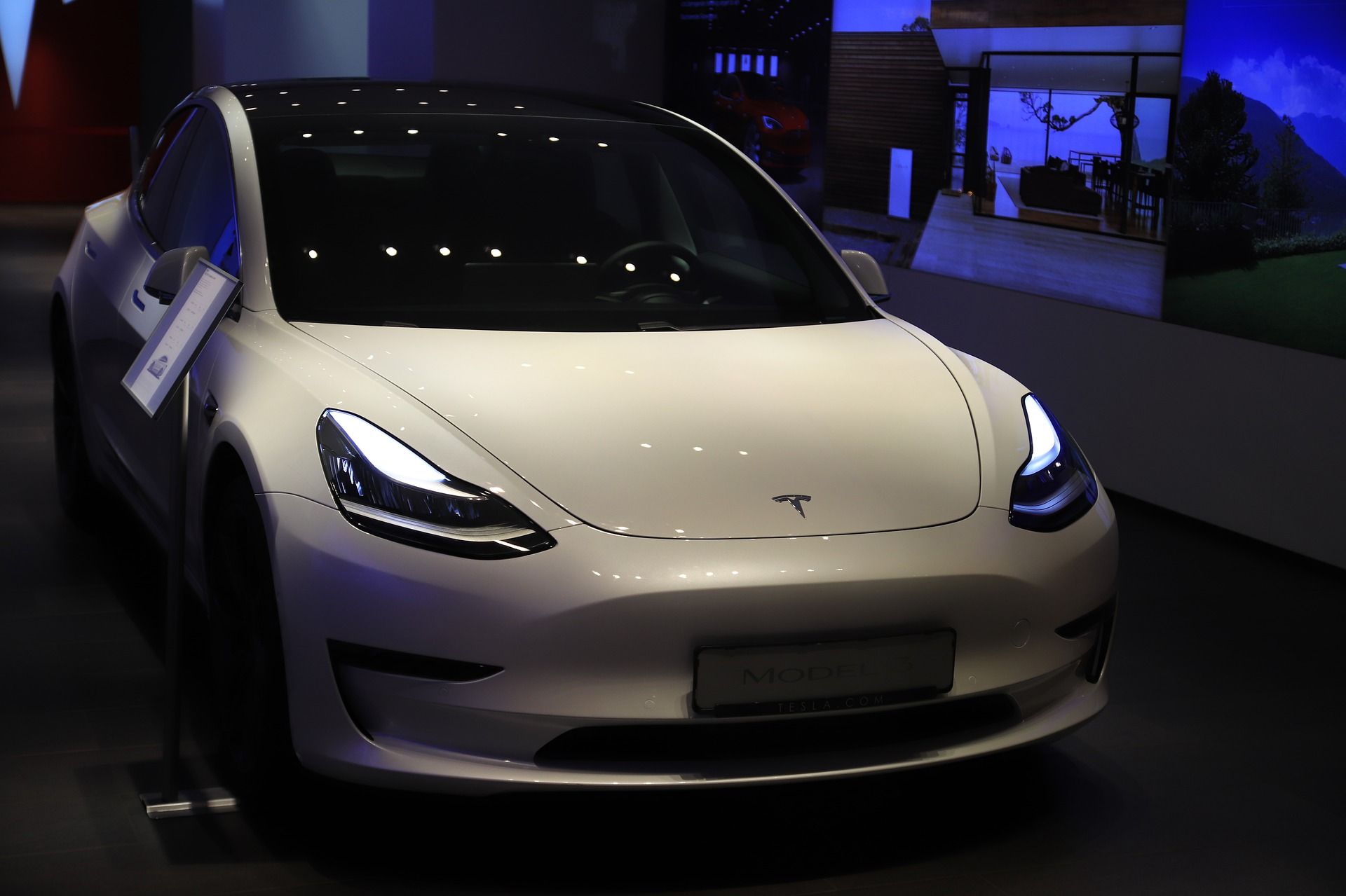 <i>Tesla </i>выпустила новую версию фирменного автопилота
