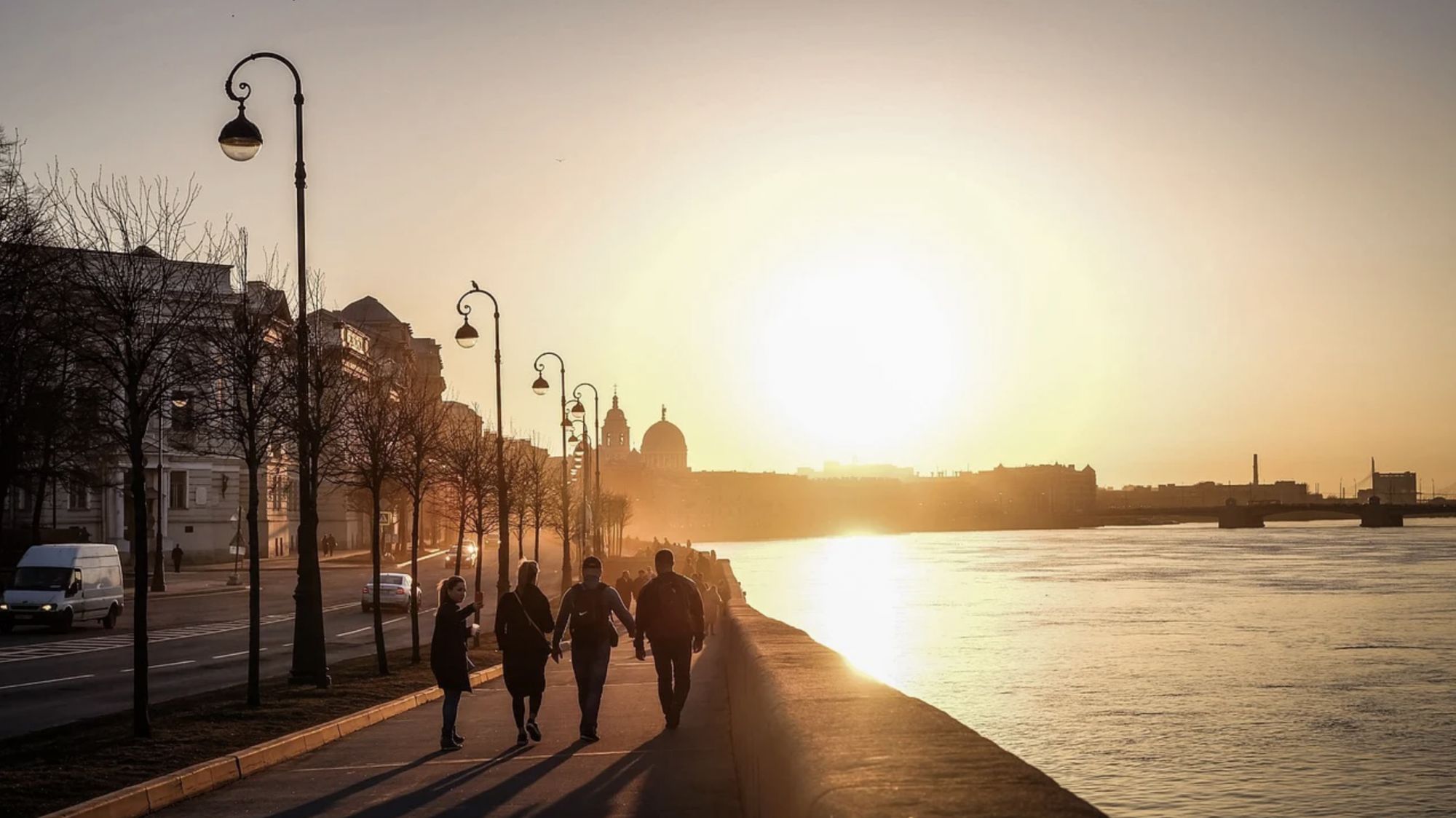 Власти Петербурга намерены следить за жителями города и туристами 