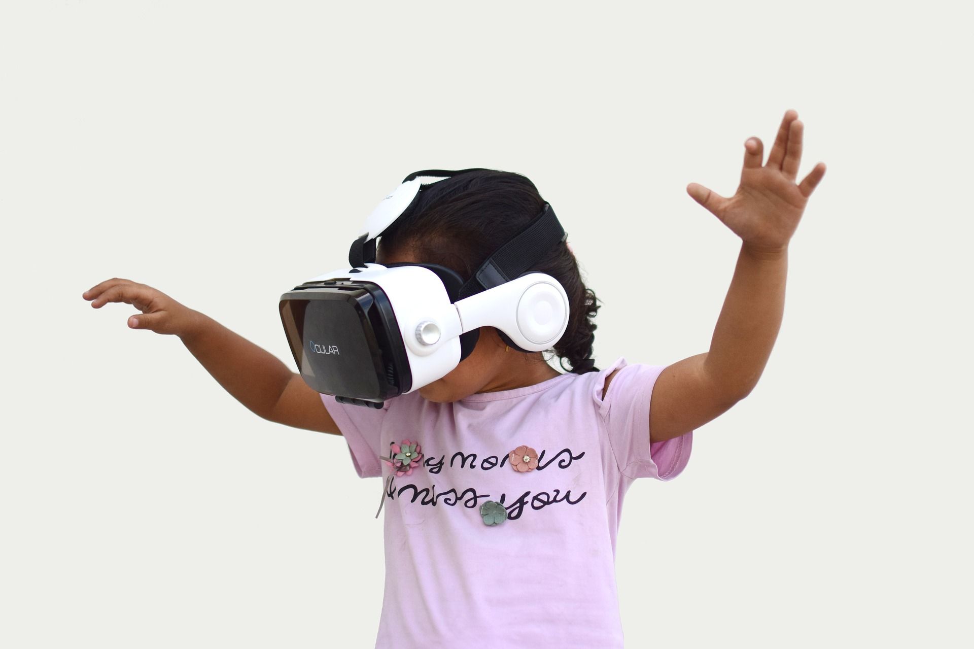 <i>VR-</i>очки лечат глаза