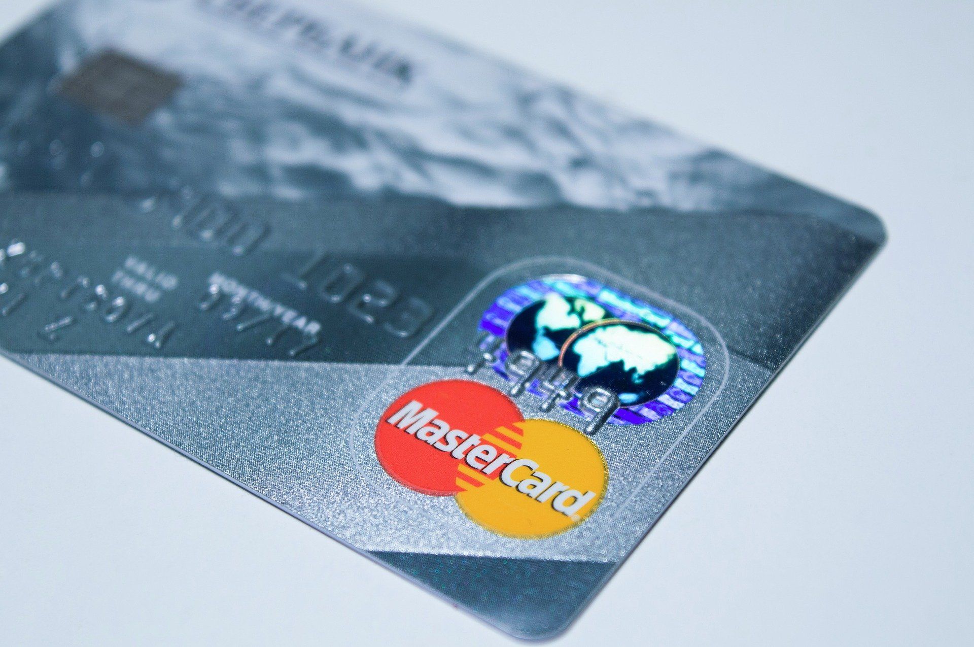 <i>Mastercard </i>разрешил крипту