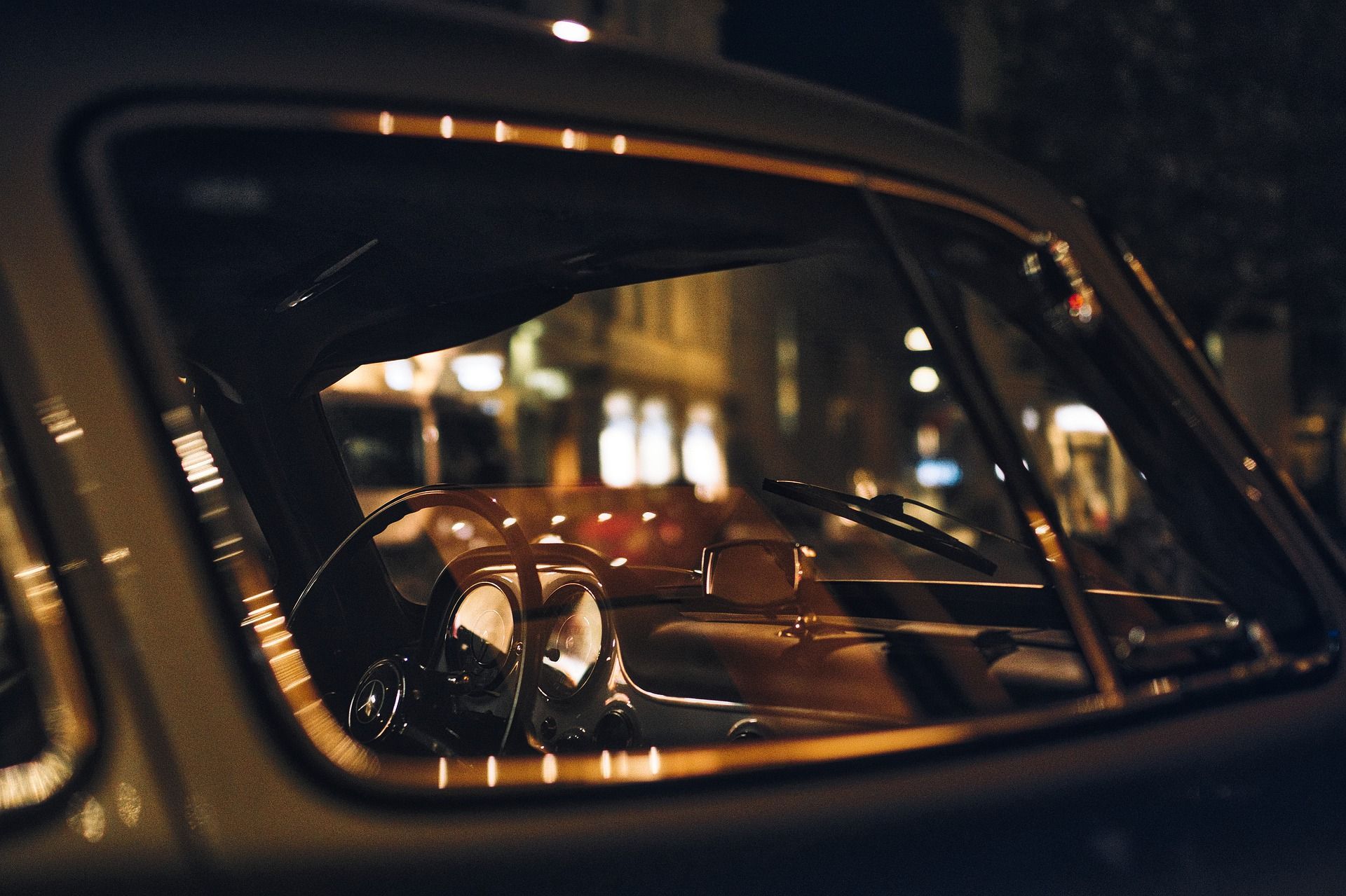 <i>WayRay </i>показал первый в мире автомобиль с голографическими стеклами