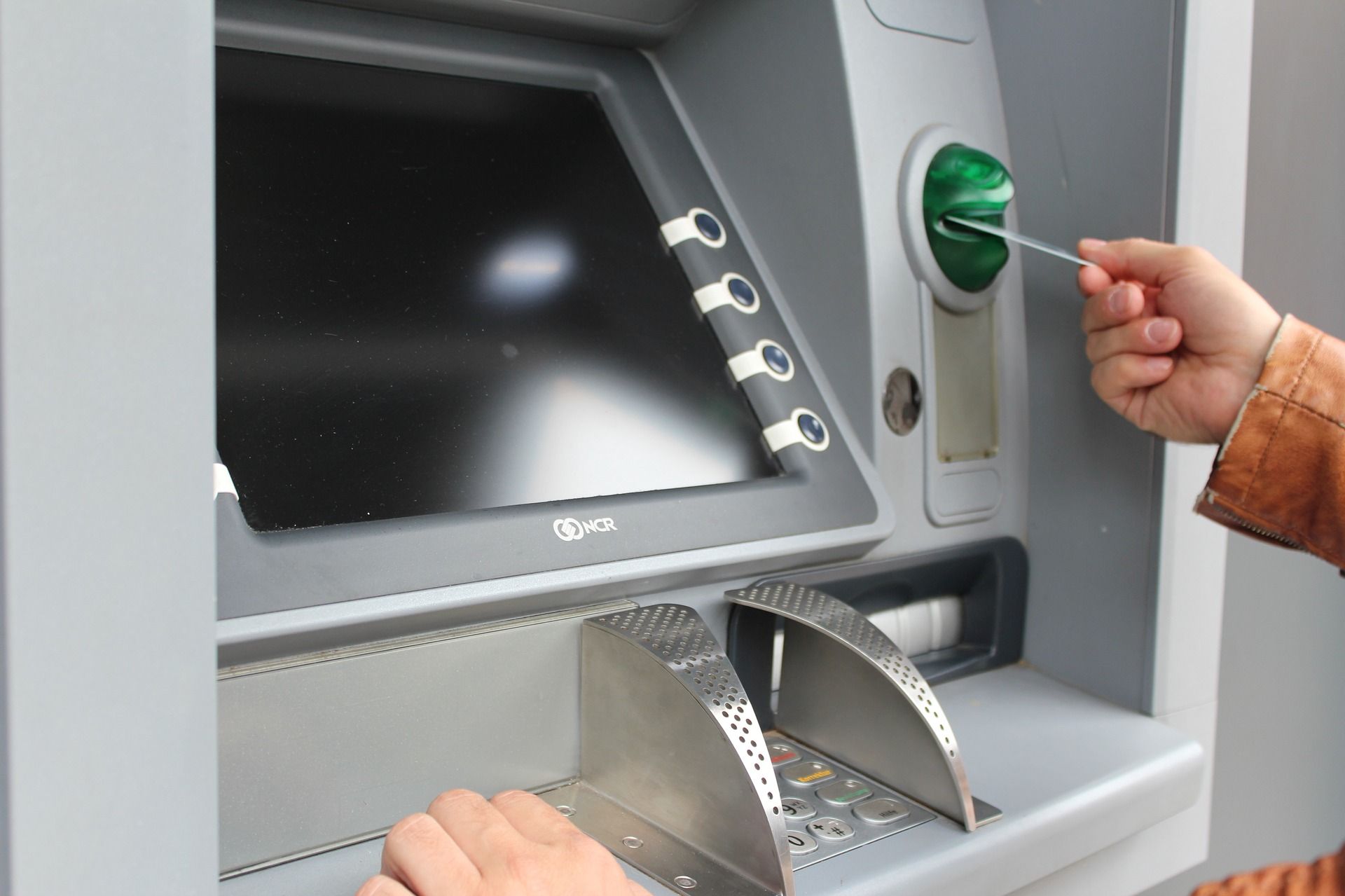В России исчезают банкоматы