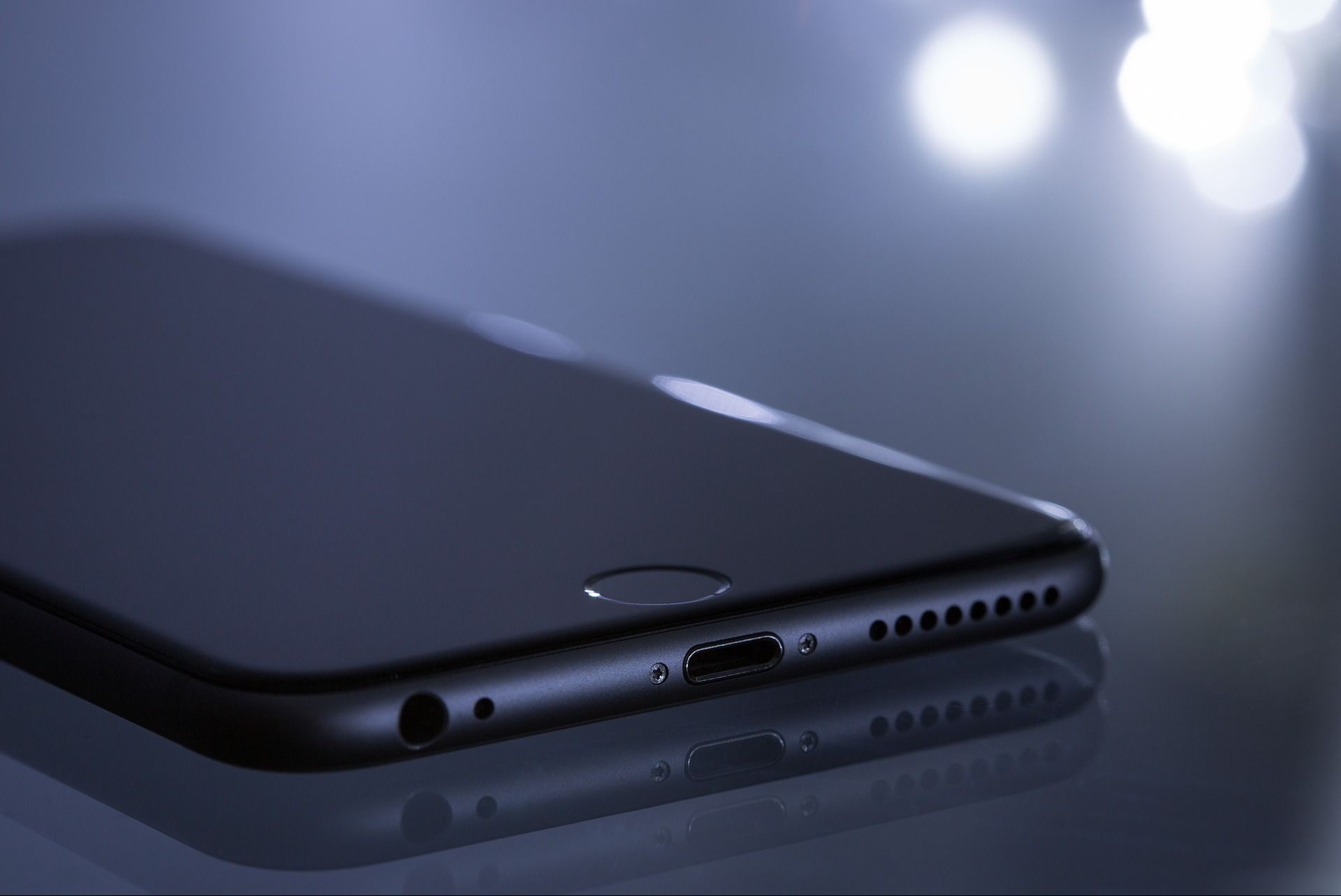 <i>Apple </i>признала, что <i>iPhone </i>тайком записывал разговоры