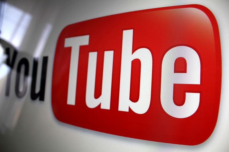 14 февраля 2005 года был основан <i>YouTube</i>