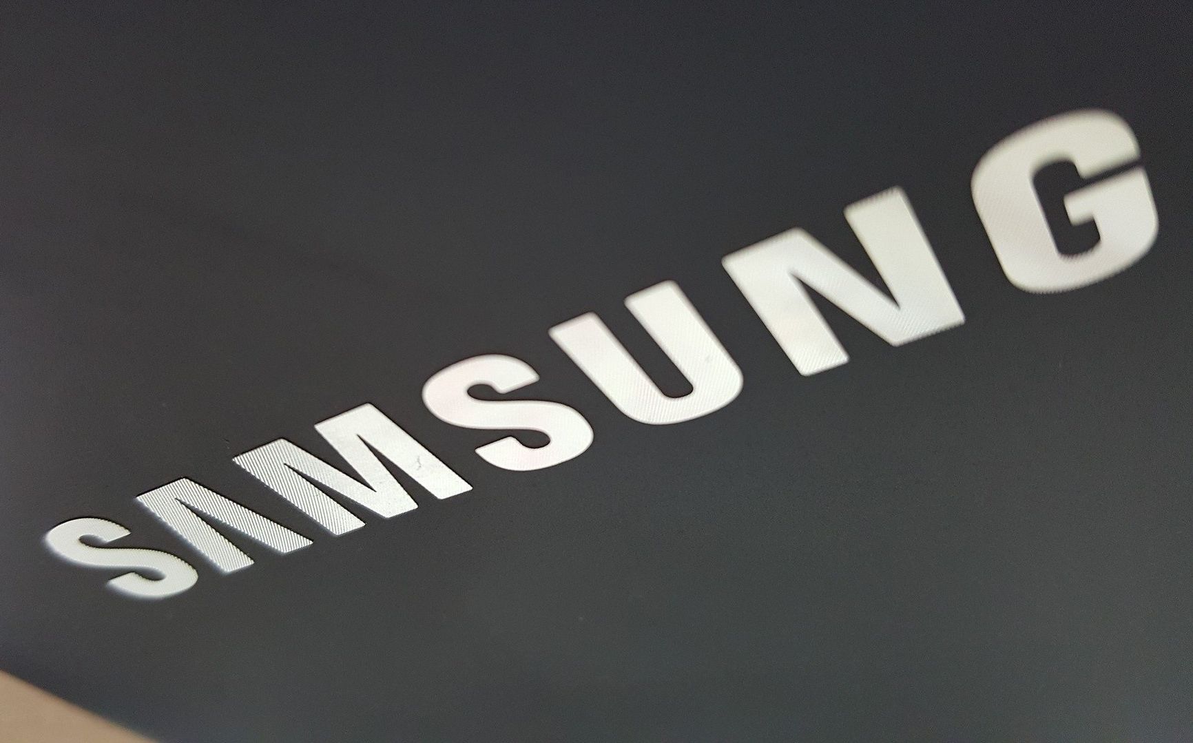 Хакеры взломали <i>Samsung </i>и похитили почти 200 гигабайт данных