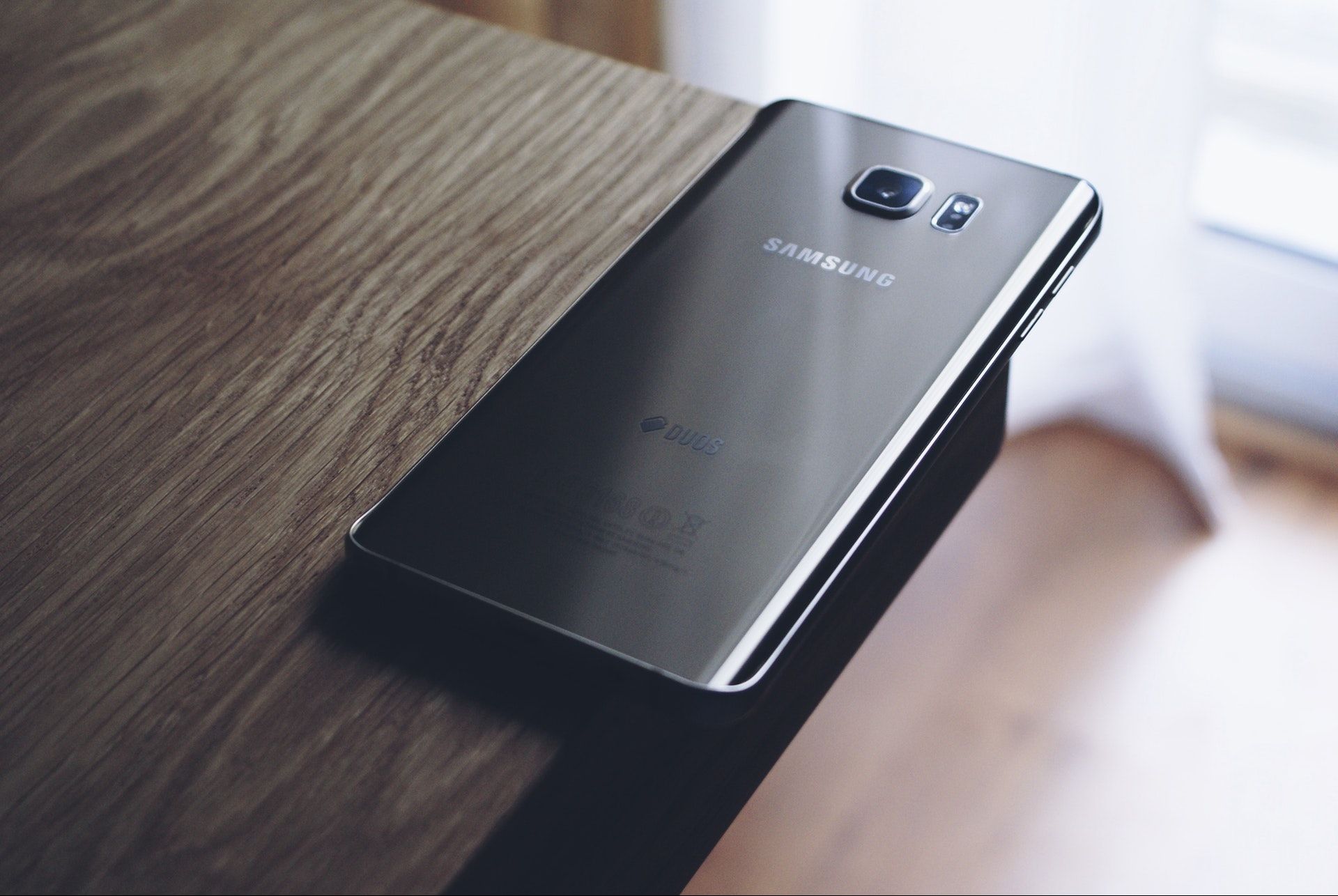 <i>Samsung </i>признал проблему со смартфонами <i>Galaxy </i><i>S22</i>