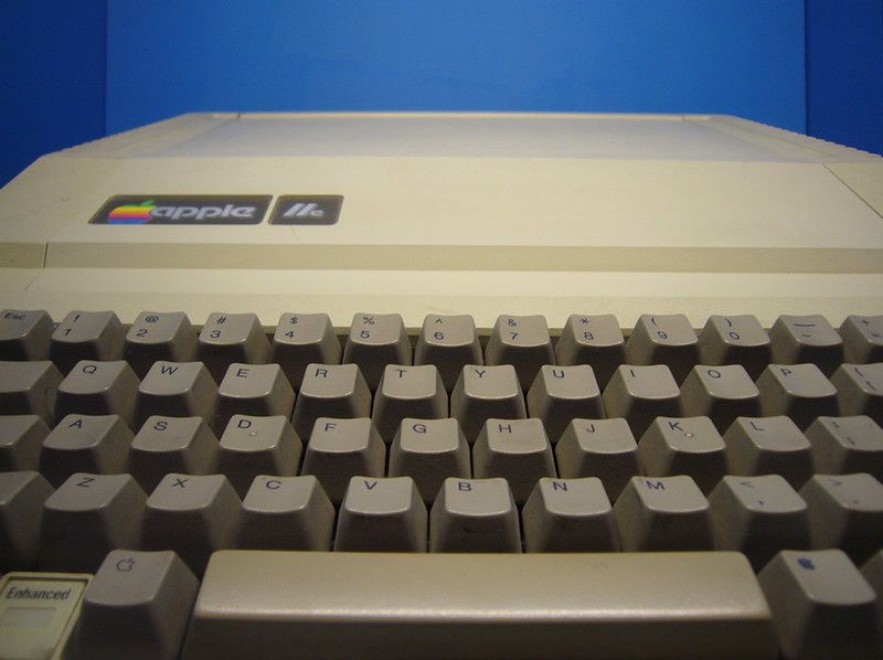 17 апреля 1977 года <i>Apple </i><i>II </i>был впервые представлен публике