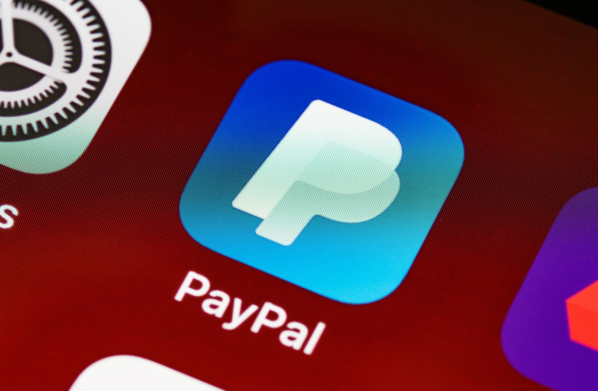 Американец получил пять лет тюрьмы за скупку аккаунтов <i>PayPal</i>