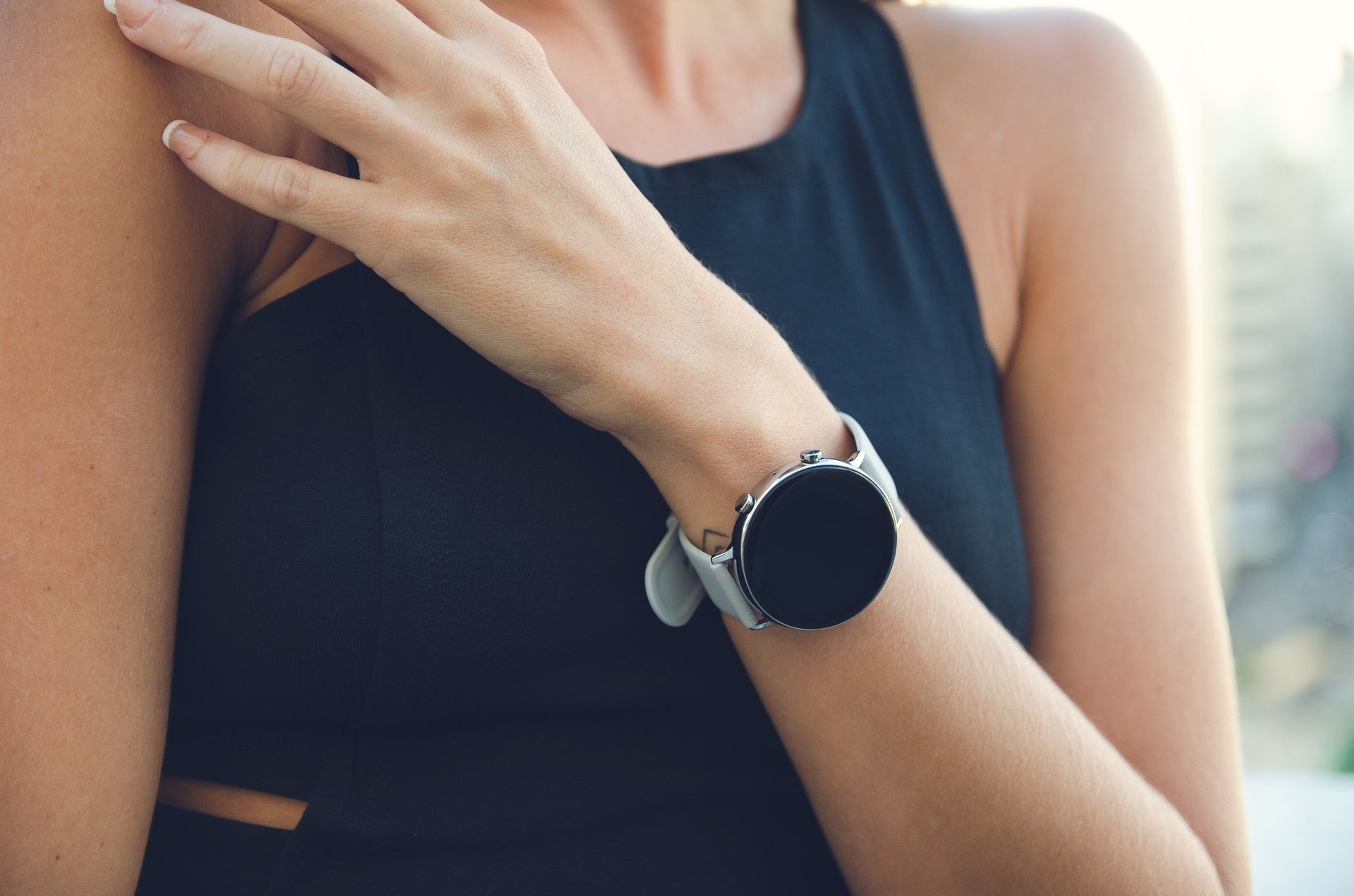 <i>Garmin </i>выпустила новые умные часы с подзарядкой от солнца