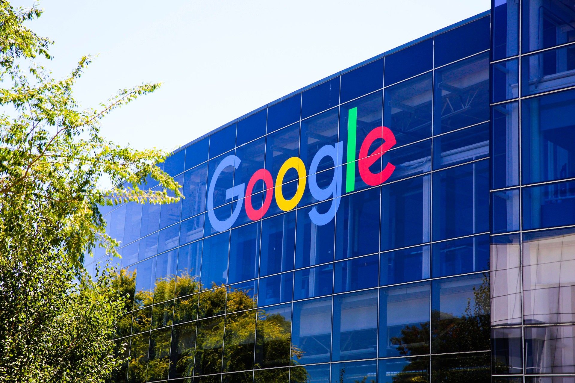 <i>Google </i>собирает больше всех данных