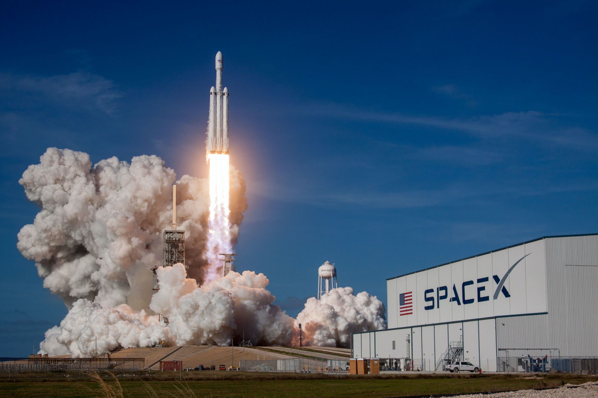 «Космическая причуда» <i>SpaceX</i>