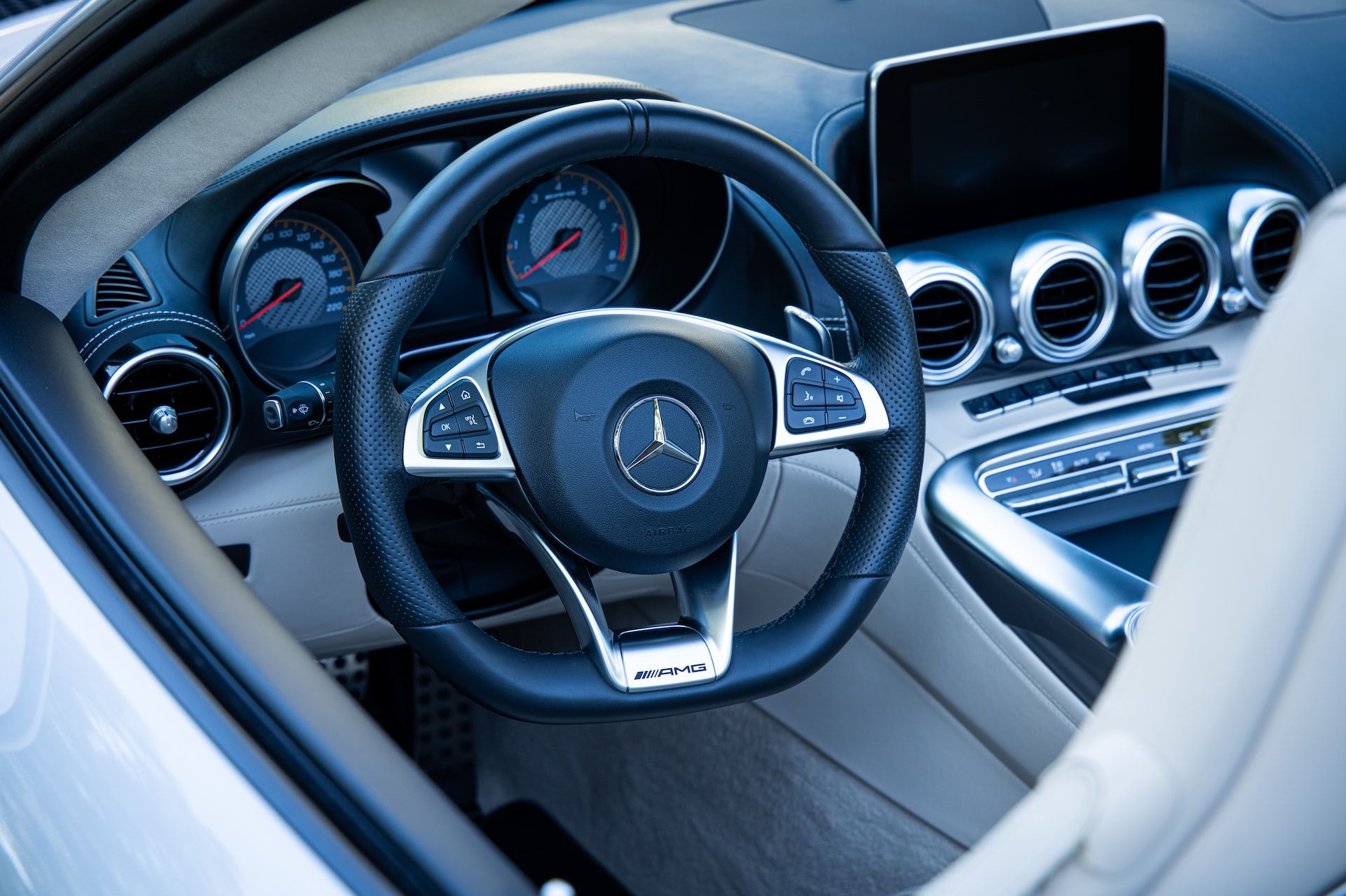 <i>Mercedes-Benz </i>сертифицировал автопилот третьего уровня в США