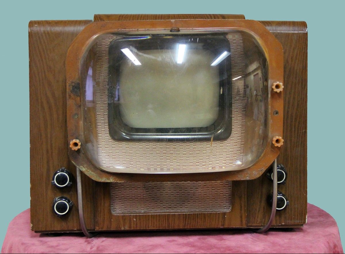 История первого телевизора: кто и в каком году изобрел телевидение