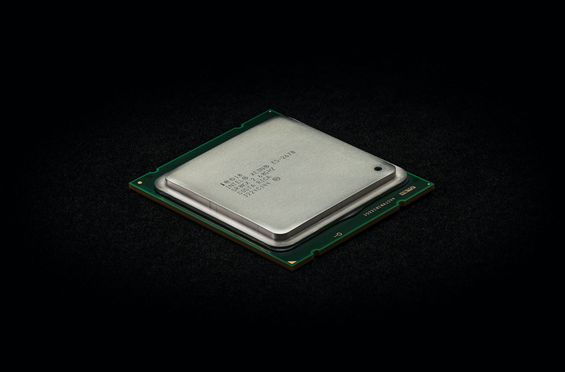 Китайская компания скопировала процессор <i>Intel </i><i>i3-10105</i>