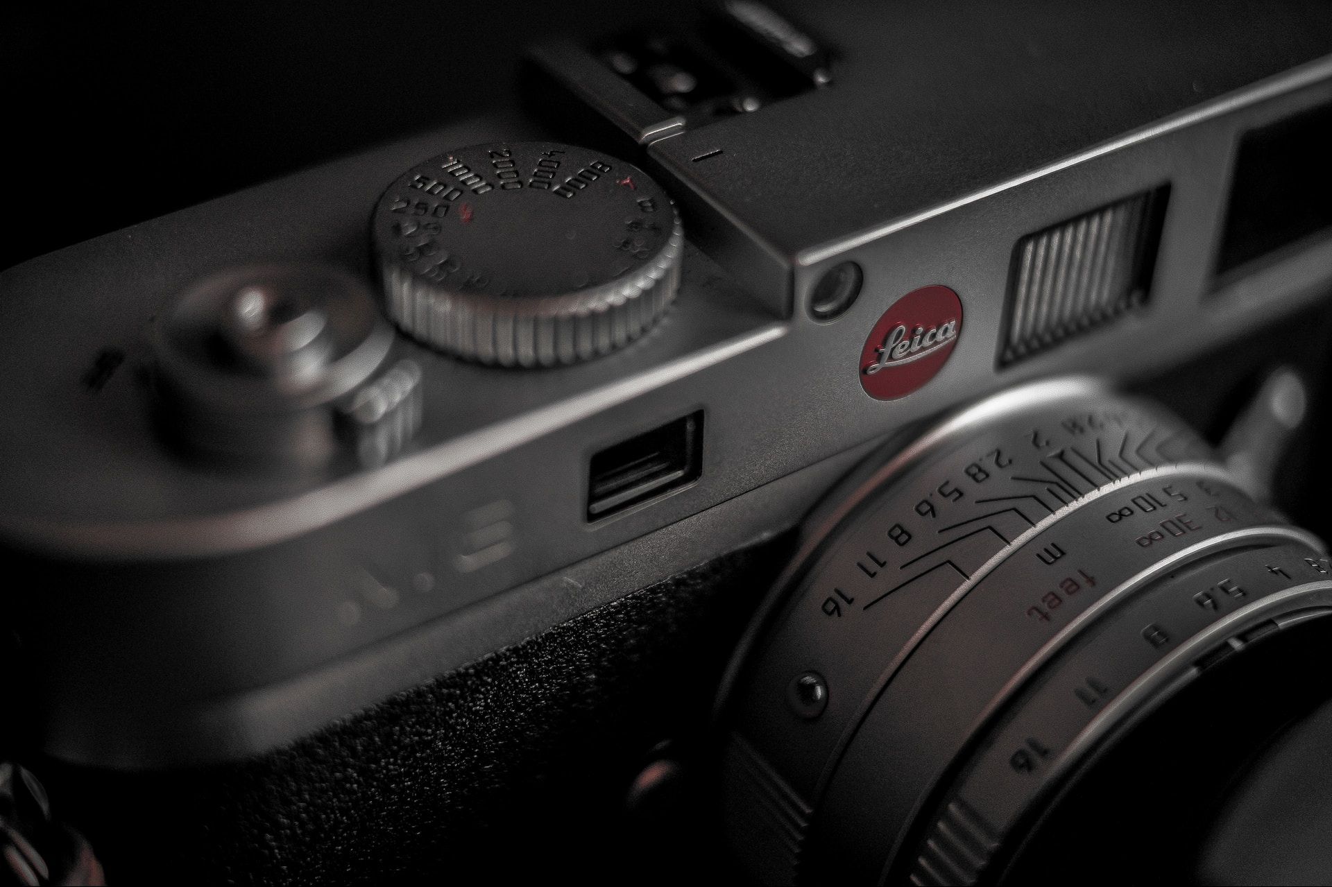 Пленочную фотокамеру <i>Leica </i><i>M2 </i>превратили в цифровую