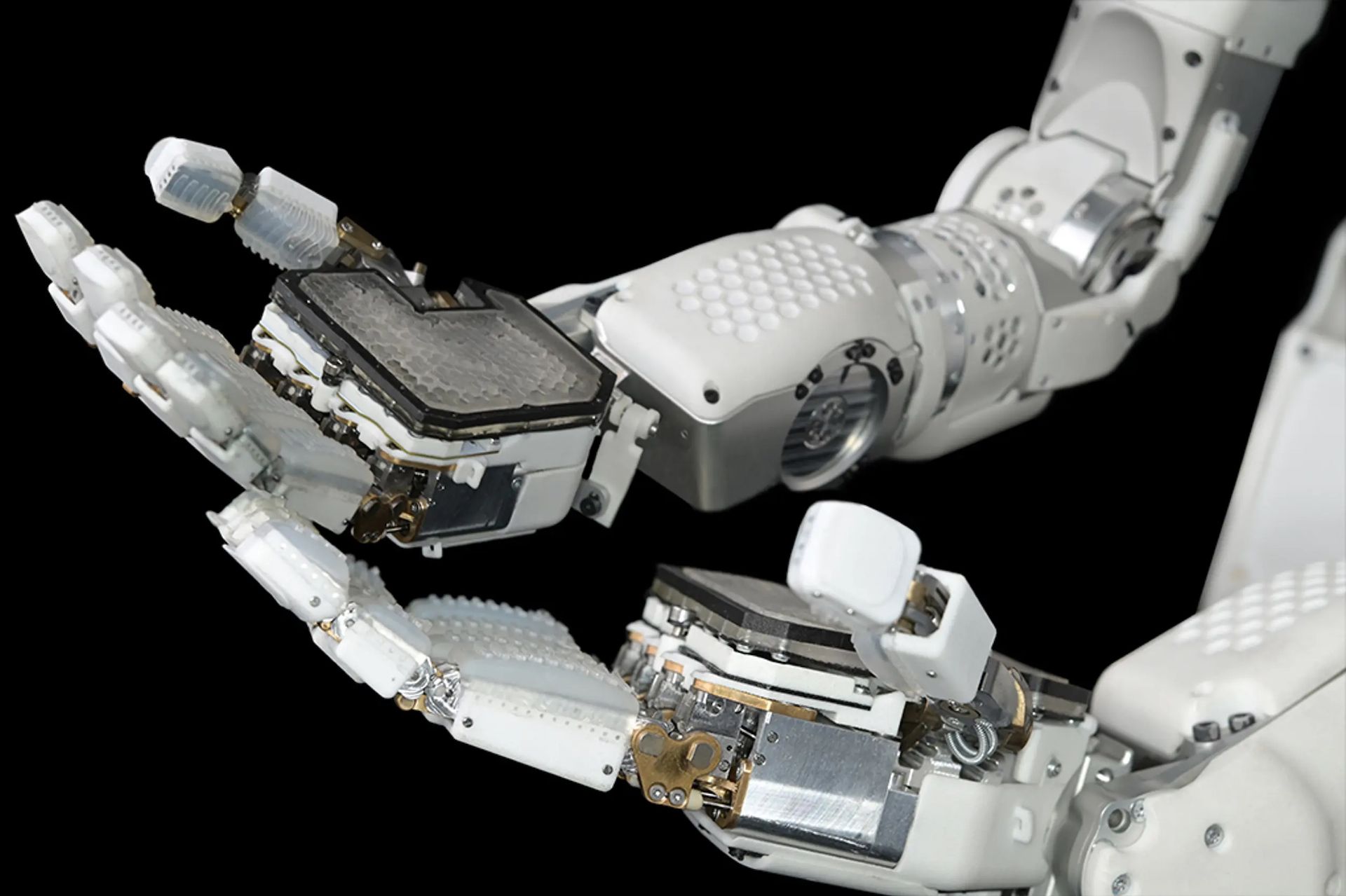 Представлен первый в мире робот с человекоподобным ИИ