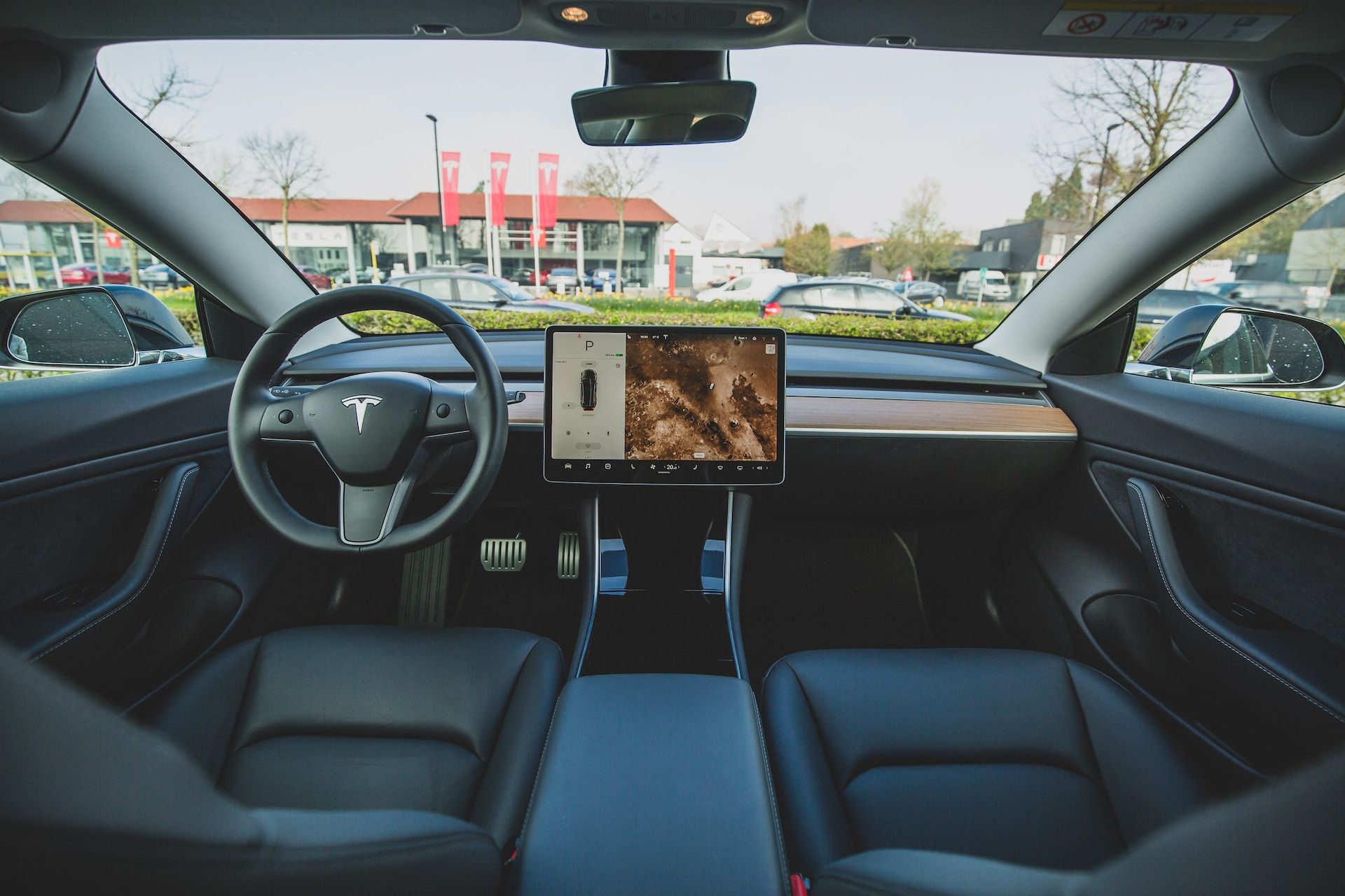 <i>Tesla </i>запатентовала систему рулевого управления по проводам