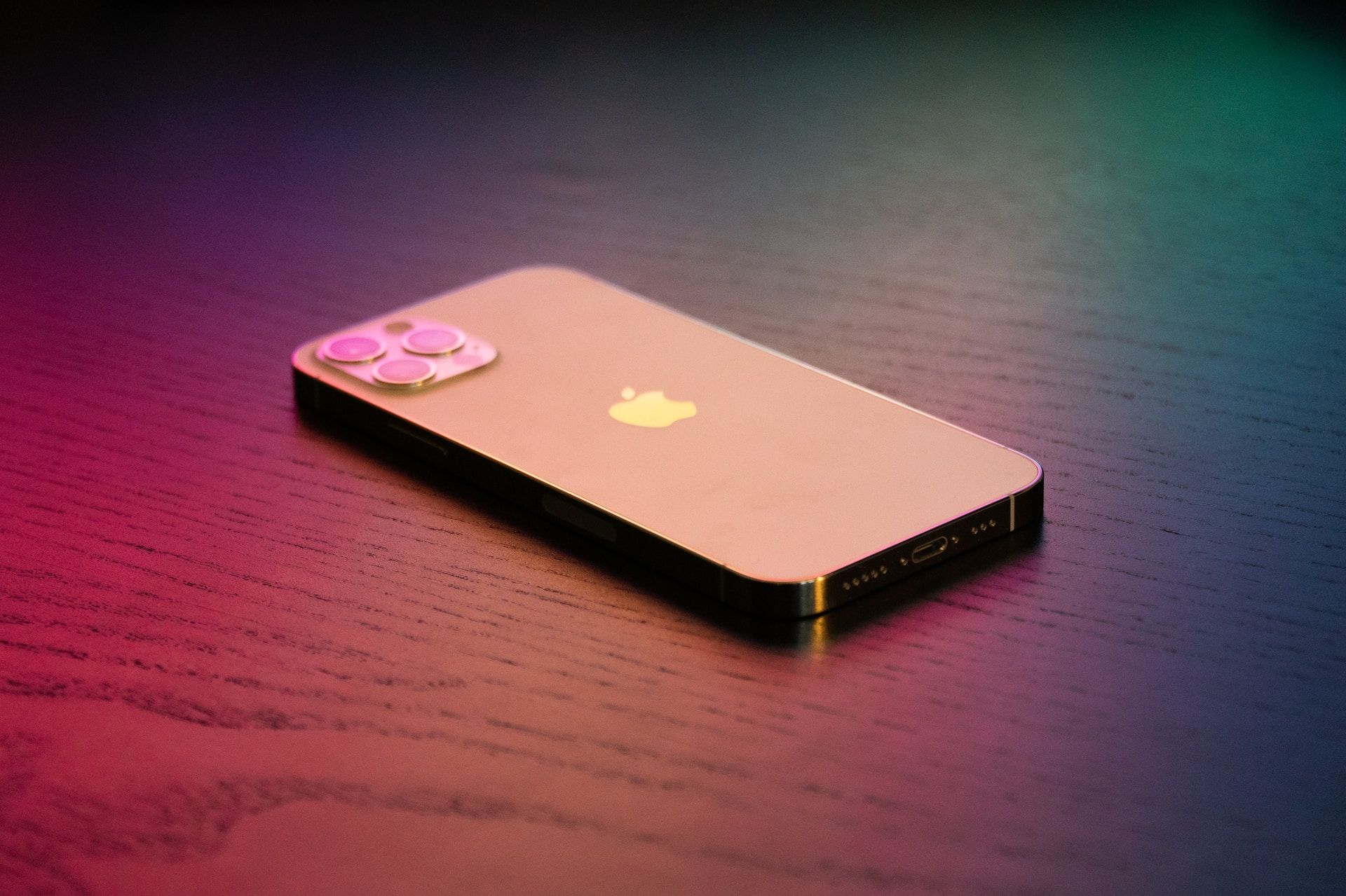 Минпромторг признал <i>iPhone </i>шпионским устройством