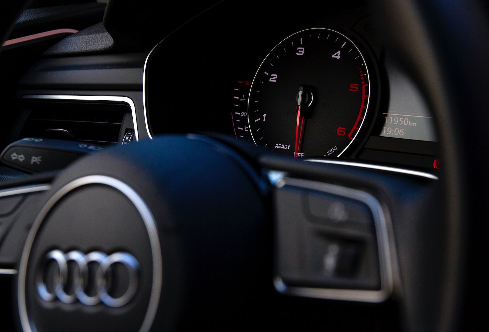 <i>Audi </i>и <i>BMW </i>отключили дилеров от обновлений