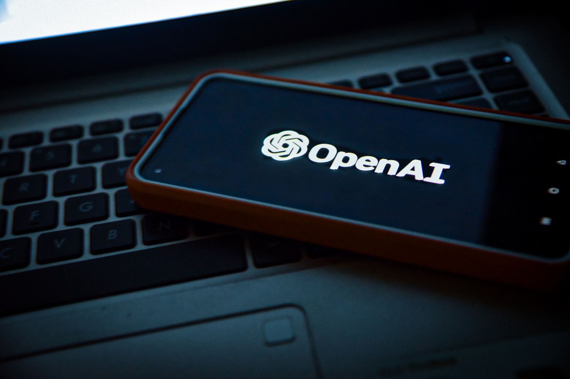 Глава <i>OpenAI </i>раскроет потенциал ИИ в новом гаджете