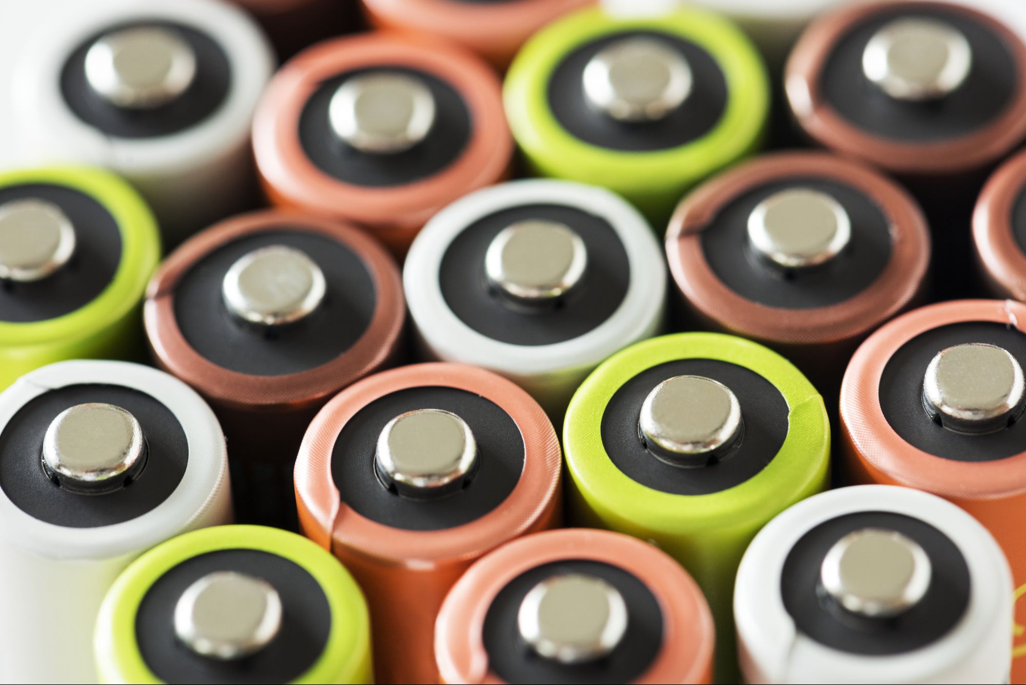 Новый материал на порядок увеличит срок службы батарей