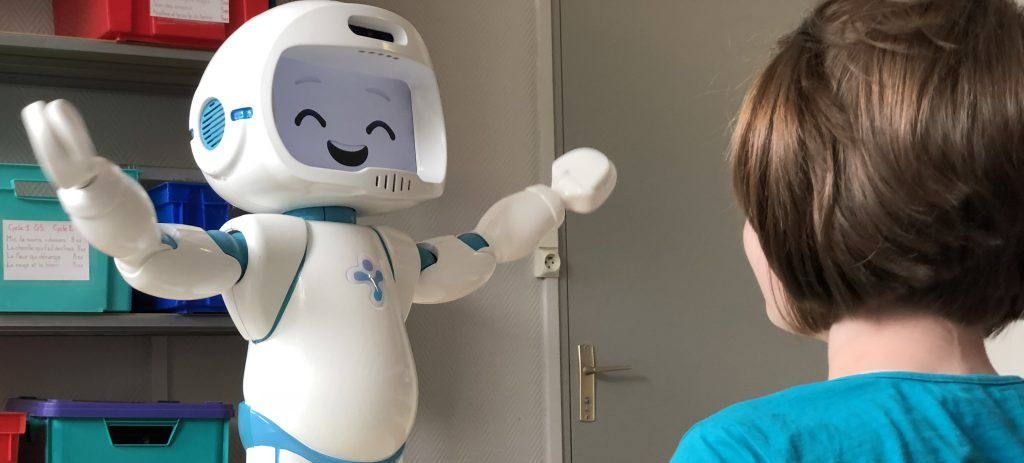 Робот поможет детям-аутистам