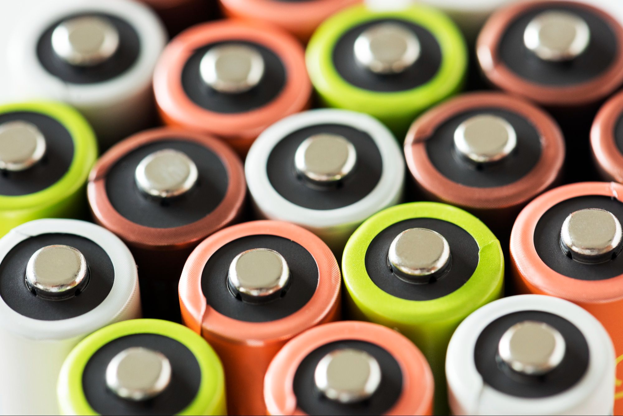 Новый электролит сделает батареи морозоустойчивыми
