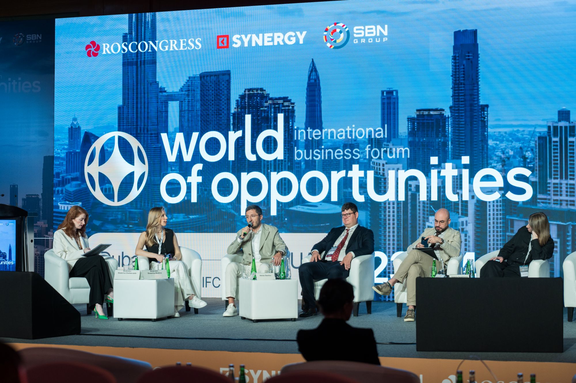 В Дубае проходит международный бизнес-форум «Мир возможностей»