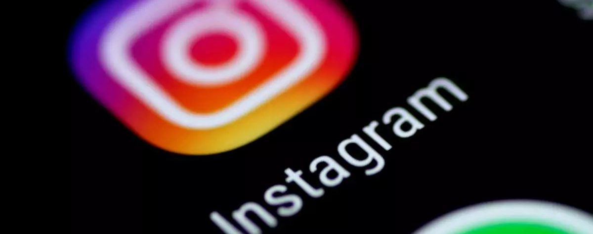 <i>Instagram</i>* прослушивает пользователей